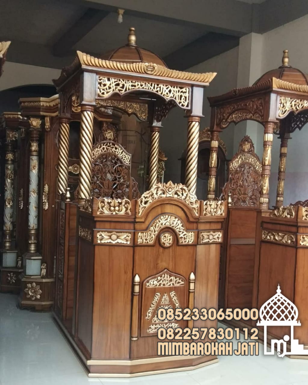 Mimbar Podium Ornamen Ukiran Masjid Besar Tarakan