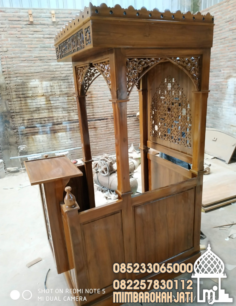 Podium Mimbar Kubah Ornamen Marocco Masjid Daerah Situbondo